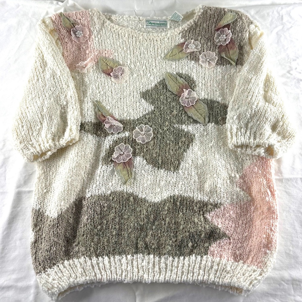 Vintage Shenanigans Floral Applique Sweater Short Sleeve Pastel Knit Cream M